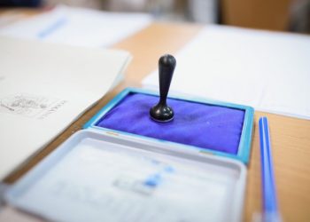 O femeie de 81 de ani, cercetată pentru FRAUDĂ la vot | Poliția Bihor a investigat 6 sesizări privind posibile contravenții sau infracțiuni electorale